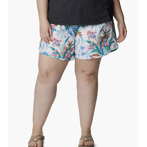 Columbia Women's Plus Size Bogata Bay Blue Tropical Floral Stretch Shorts NWT - Picture 2 of 4